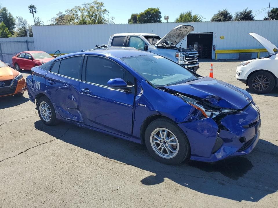 2018 TOYOTA PRIUS THREE 4