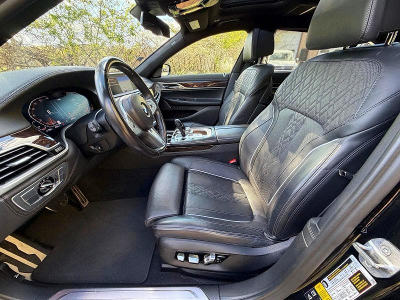 2022 BMW 740 XI 11