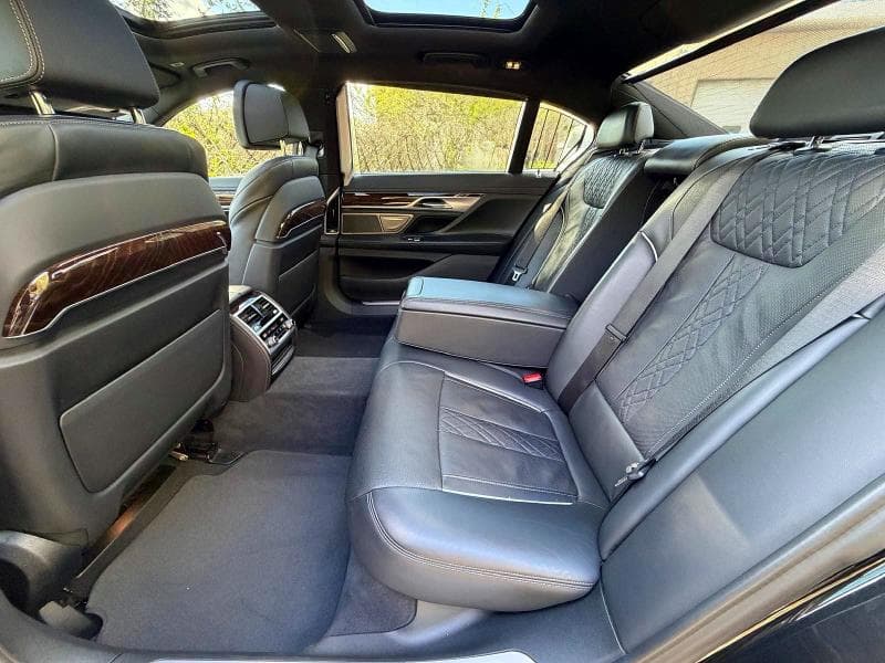 2022 BMW 740 XI 12