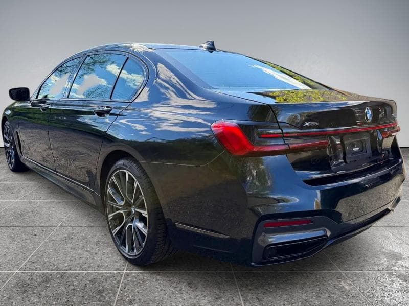 2022 BMW 740 XI 3
