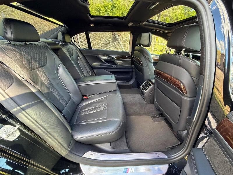 2022 BMW 740 XI 6