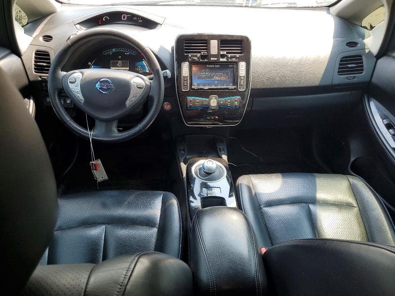 2017 NISSAN LEAF SL 8