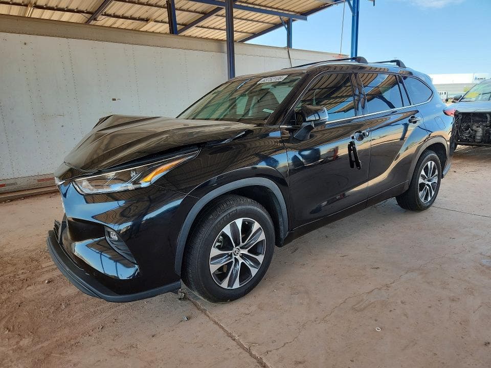 2021 TOYOTA HIGHLANDER XLE - 1