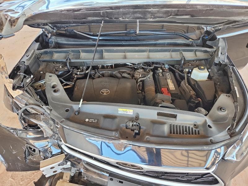 2021 TOYOTA HIGHLANDER XLE 12