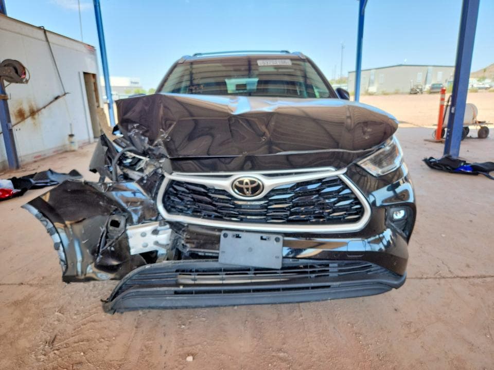 2021 TOYOTA HIGHLANDER XLE 5