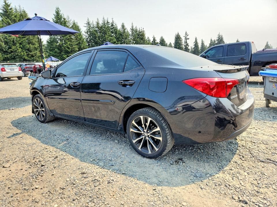 2017 TOYOTA COROLLA XSE 2