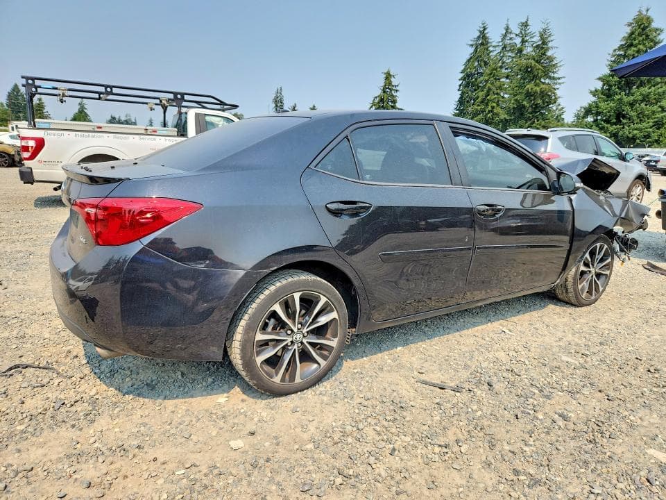 2017 TOYOTA COROLLA XSE 3