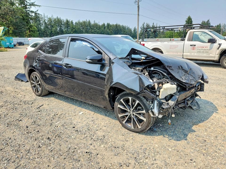 2017 TOYOTA COROLLA XSE 4