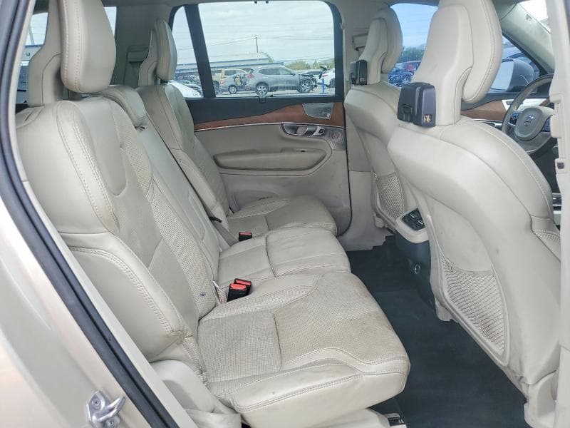 2018 VOLVO XC90 T6 11