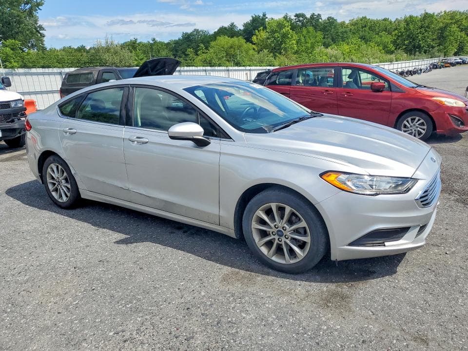 2017 FORD FUSION SE 4