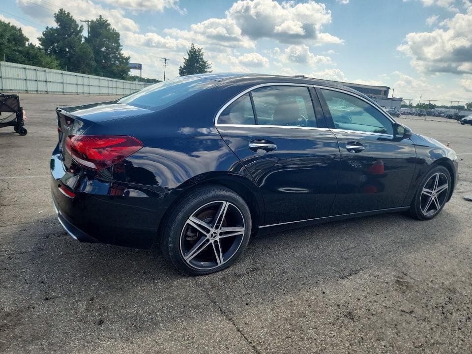 2019 MERCEDES-BENZ A 220 4MATIC 3