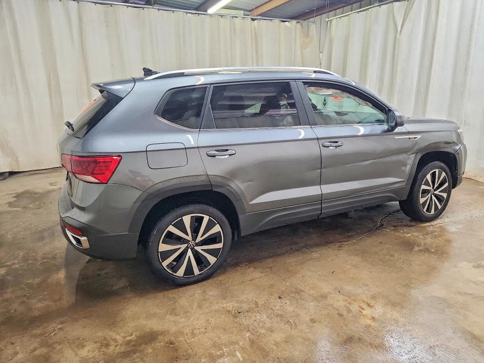 2022 VOLKSWAGEN TAOS SE 3