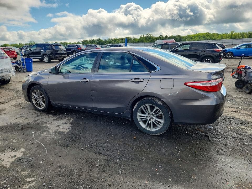 2017 TOYOTA CAMRY SE 2