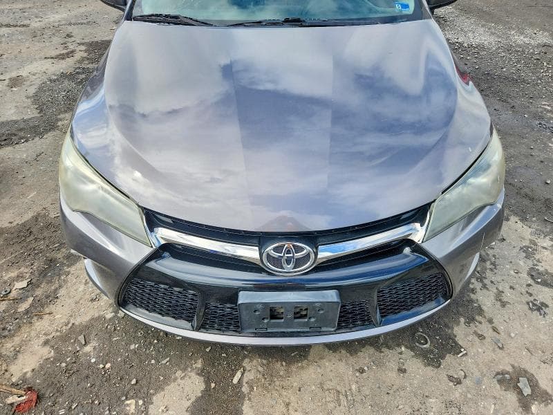 2017 TOYOTA CAMRY SE 11