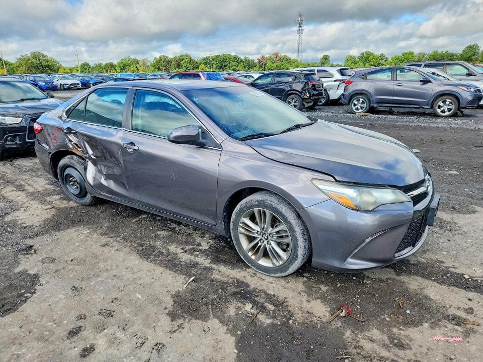 2017 TOYOTA CAMRY SE 4