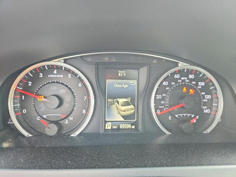 2017 TOYOTA CAMRY SE 9