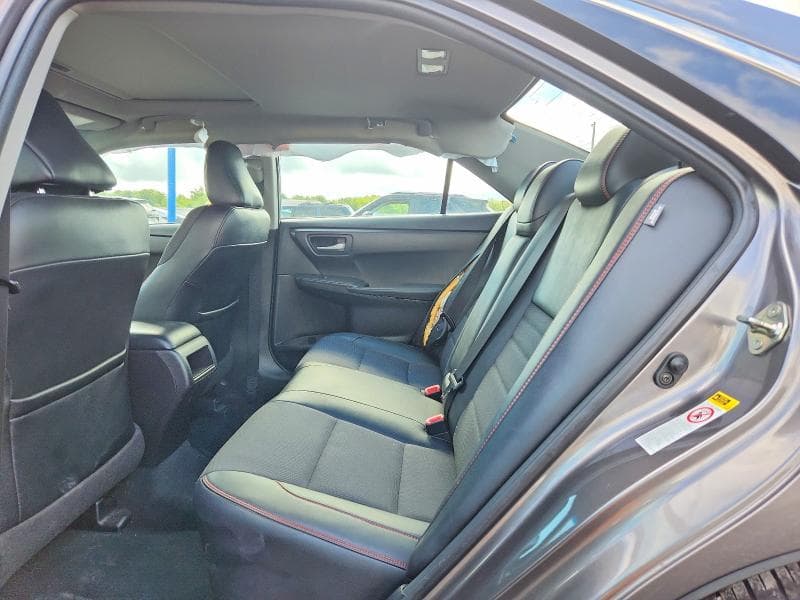 2017 TOYOTA CAMRY SE 10