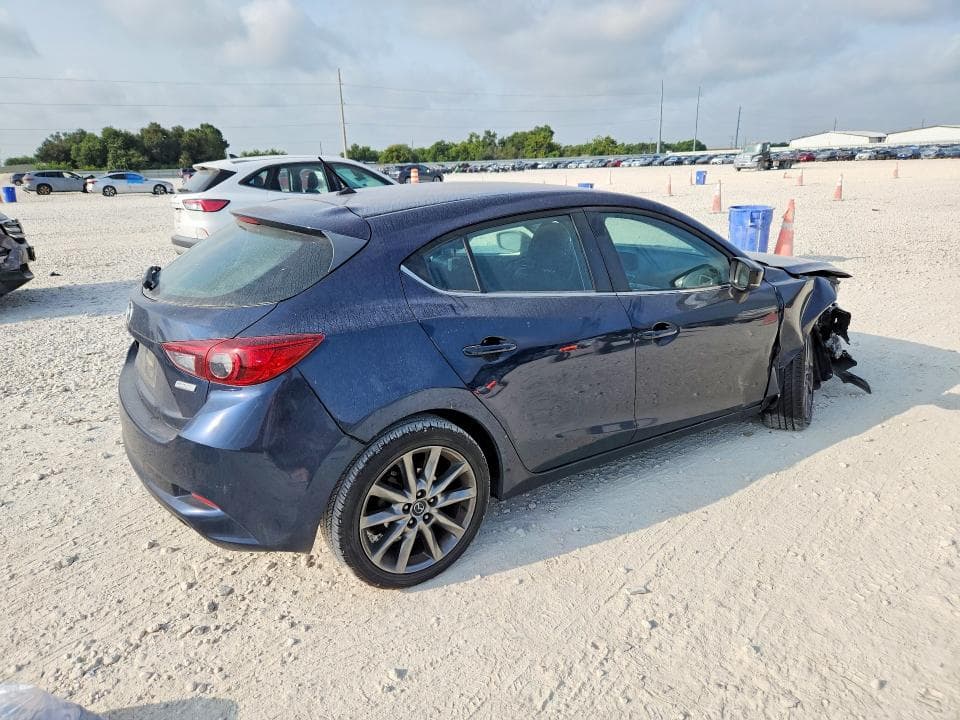 2018 MAZDA 3 TOURING 3