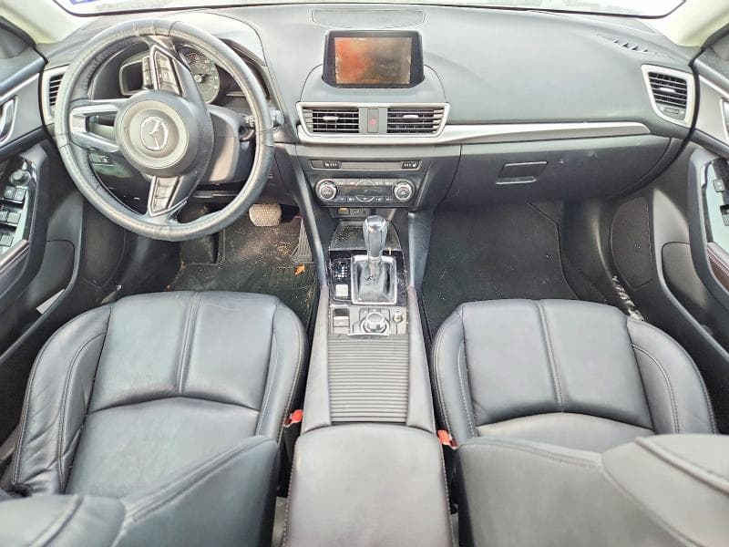 2018 MAZDA 3 TOURING 8