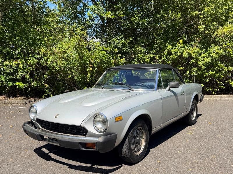 1980 FIAT 124 SPIDER 2