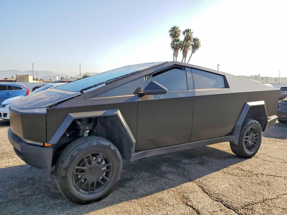 2024 TESLA CYBERTRUCK - 1