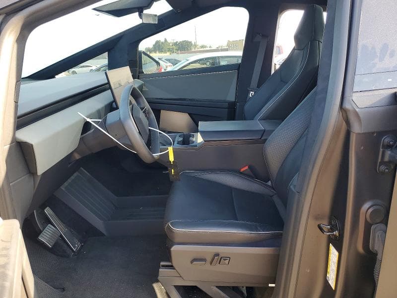 2024 TESLA CYBERTRUCK 7