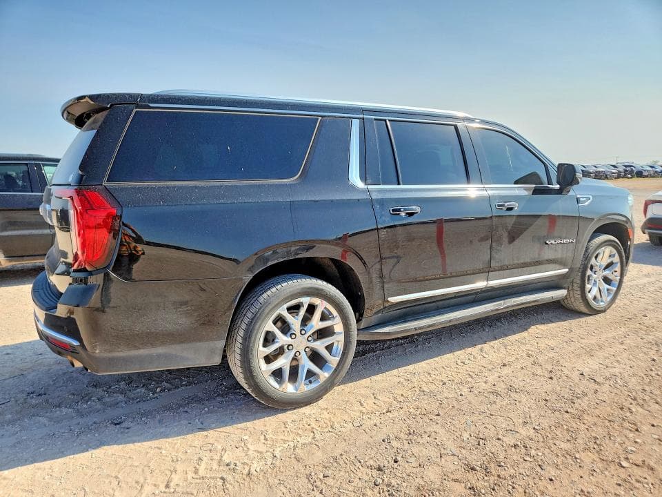 2021 GMC YUKON XL K1500 SLT 3