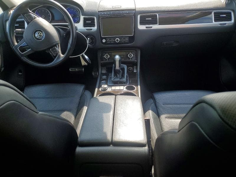 2017 VOLKSWAGEN TOUAREG EXECUTIVE 8
