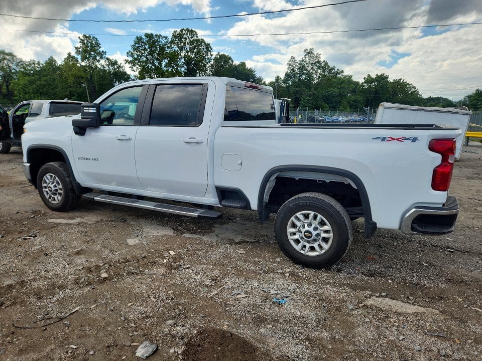 2025 CHEVROLET SILVERADO K2500 HEAVY DUTY LT 2
