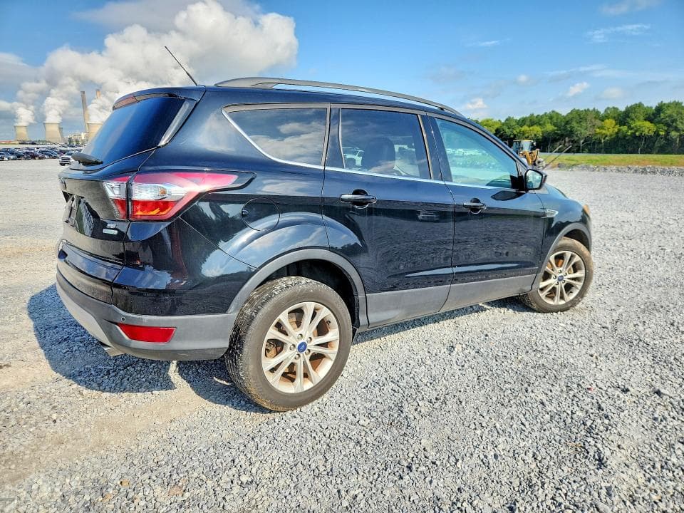 2017 FORD ESCAPE SE 3