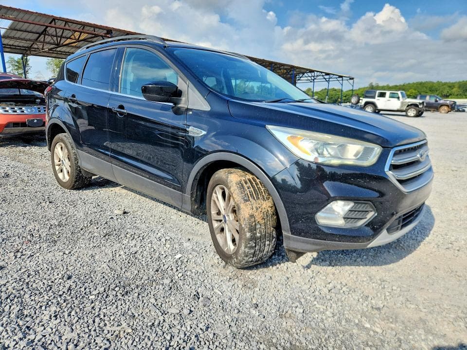 2017 FORD ESCAPE SE 4