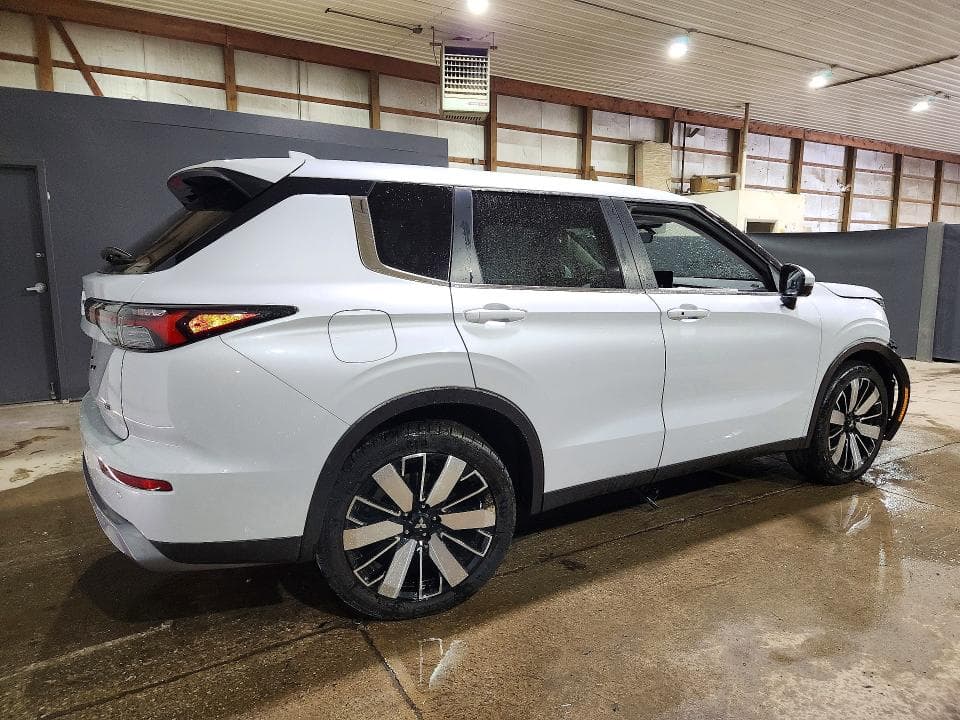 2025 MITSUBISHI OUTLANDER SE 3