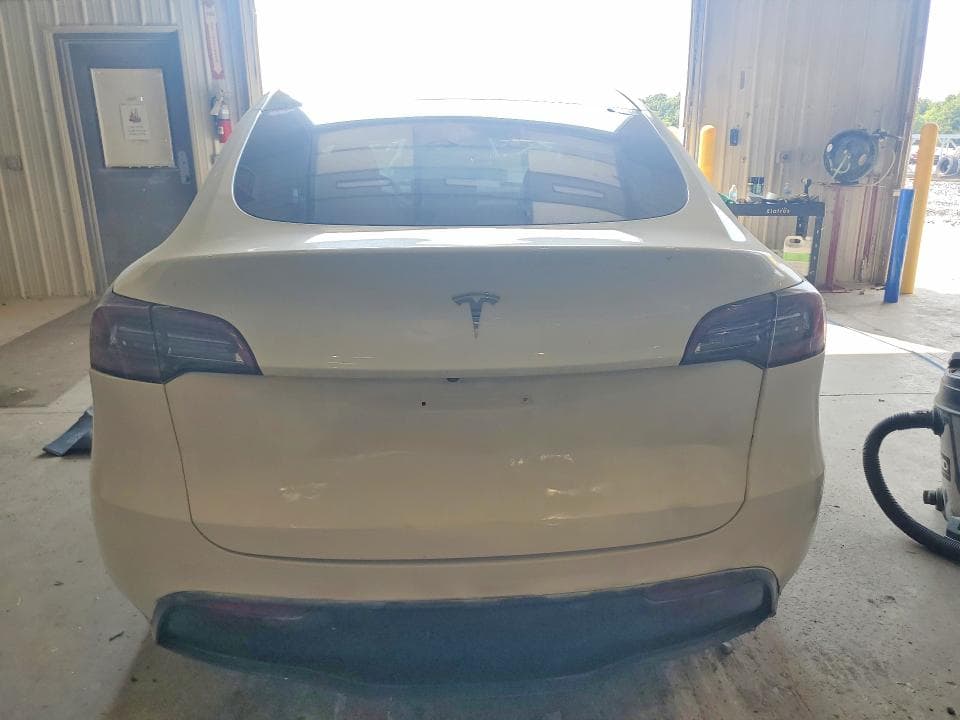 2023 TESLA MODEL Y 6