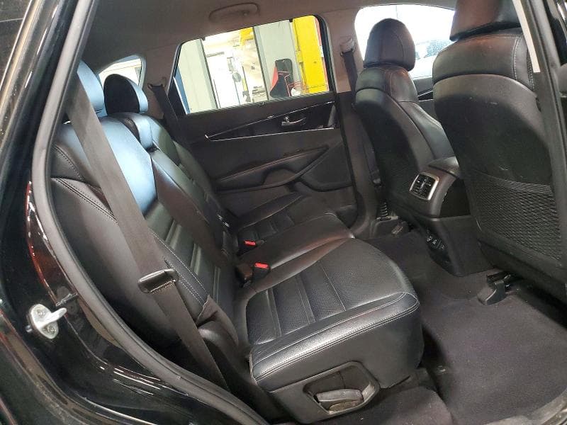 2017 KIA SORENTO EX 11