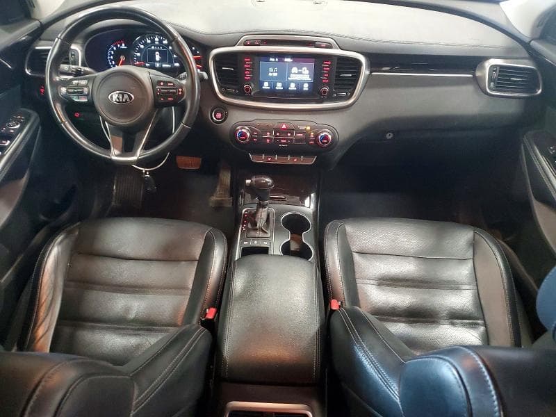 2017 KIA SORENTO EX 8