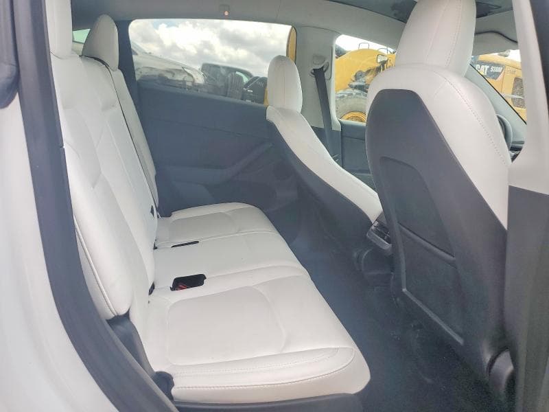 2023 TESLA MODEL Y 10