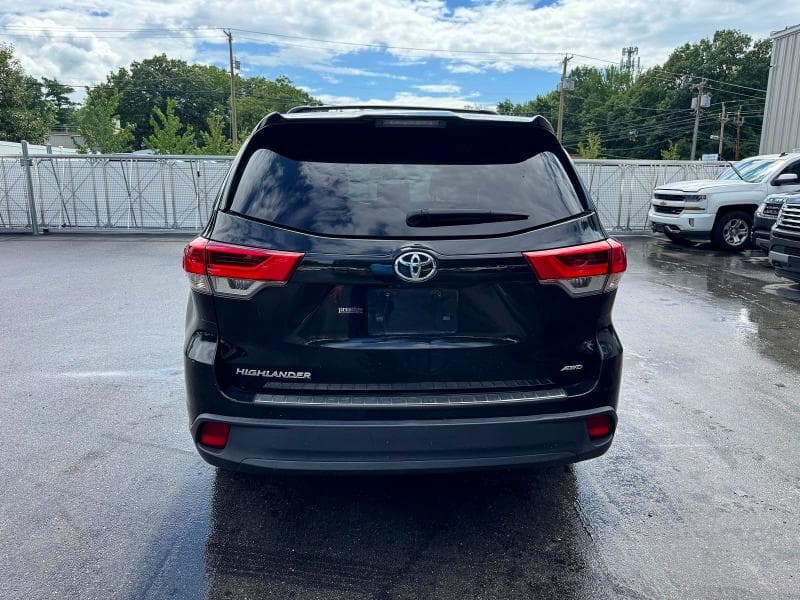 2018 TOYOTA HIGHLANDER LE 6