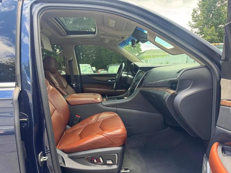 2019 CADILLAC ESCALADE ESV LUXURY 10