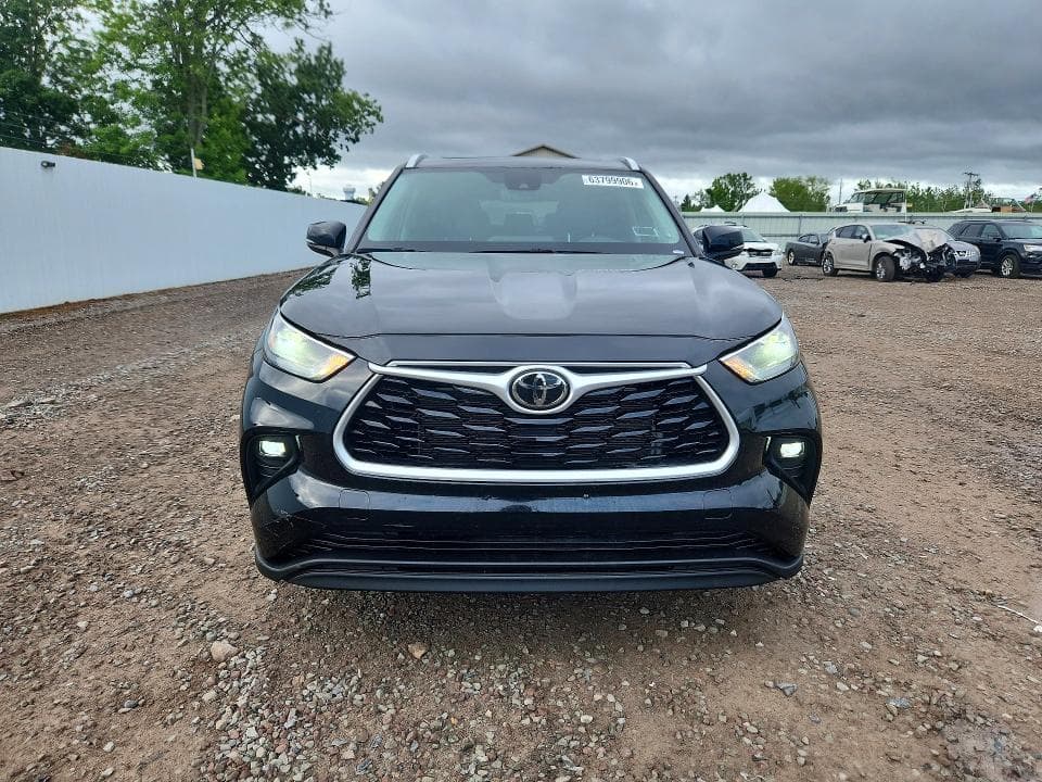 2023 TOYOTA HIGHLANDER XLE 5
