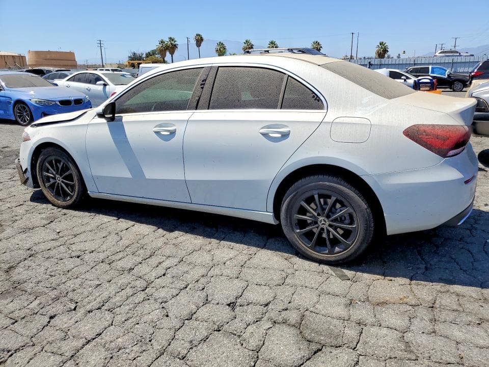 2020 MERCEDES-BENZ A 220 2