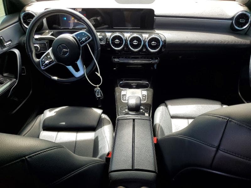 2020 MERCEDES-BENZ A 220 8