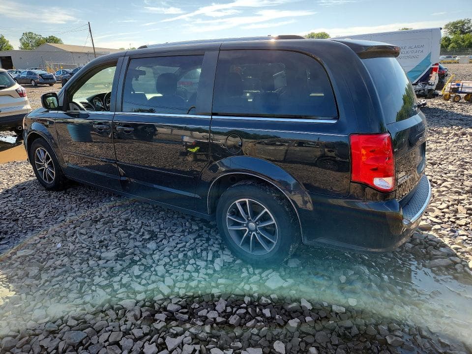 2017 DODGE GRAND CARAVAN SXT 2