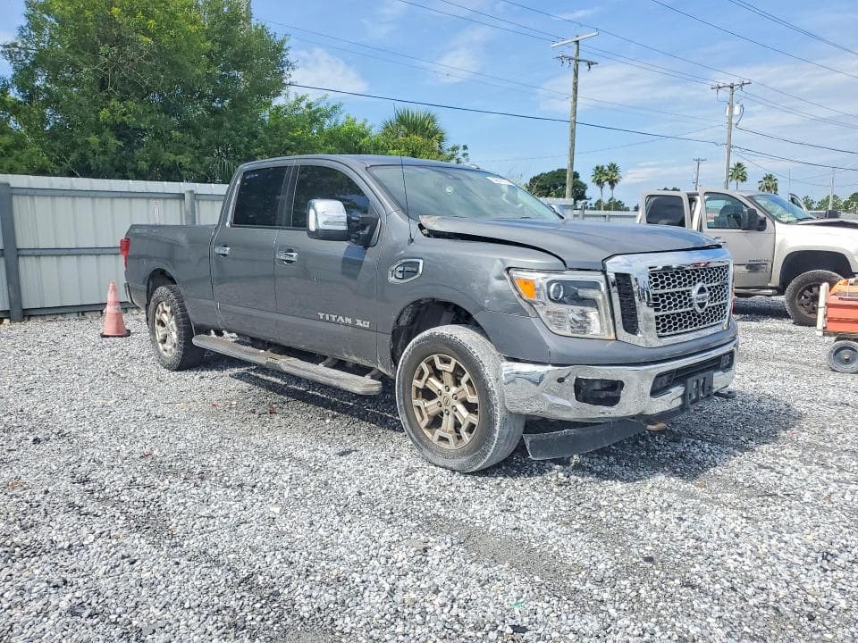 2017 NISSAN TITAN XD SL 4