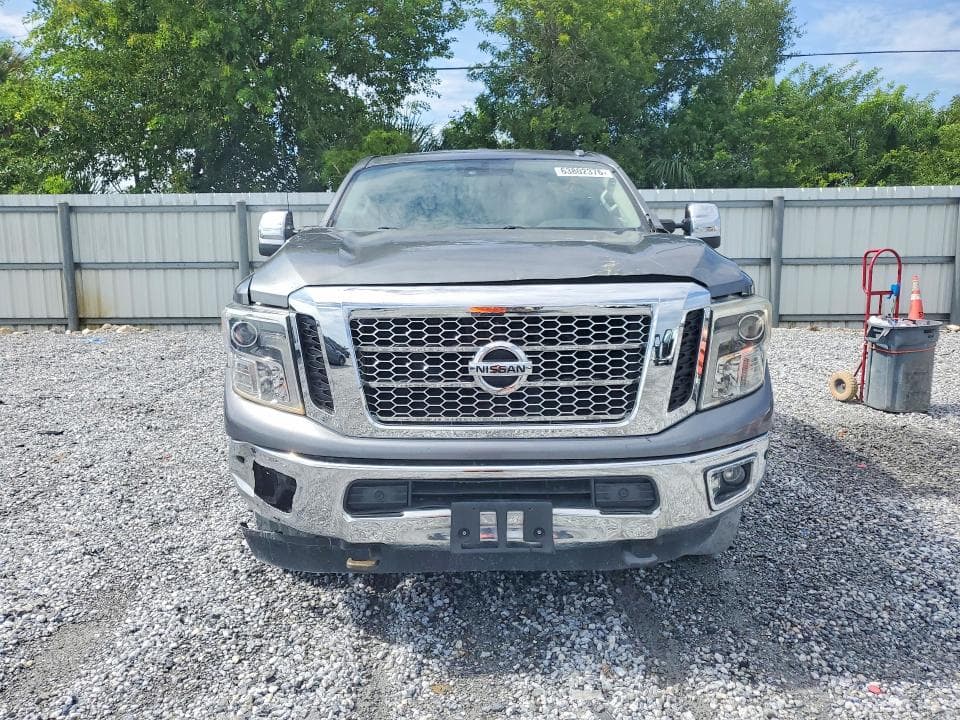 2017 NISSAN TITAN XD SL 5