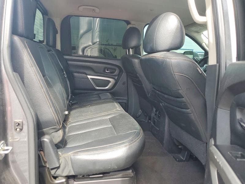 2017 NISSAN TITAN XD SL 10