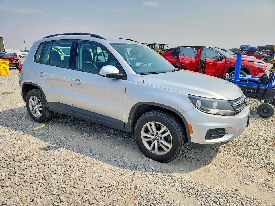 2017 VOLKSWAGEN TIGUAN S 4