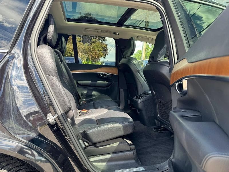 2022 VOLVO XC90 T6 MOMENTUM 6