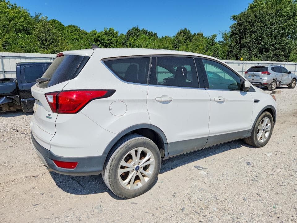 2019 FORD ESCAPE SE 3