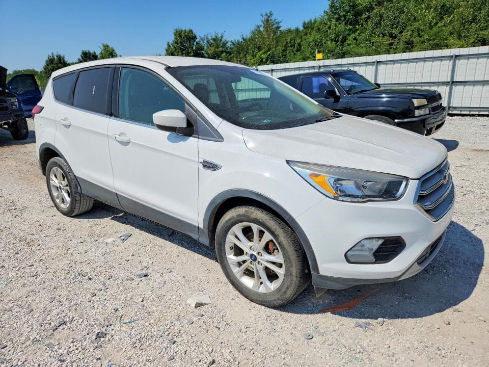 2019 FORD ESCAPE SE 4