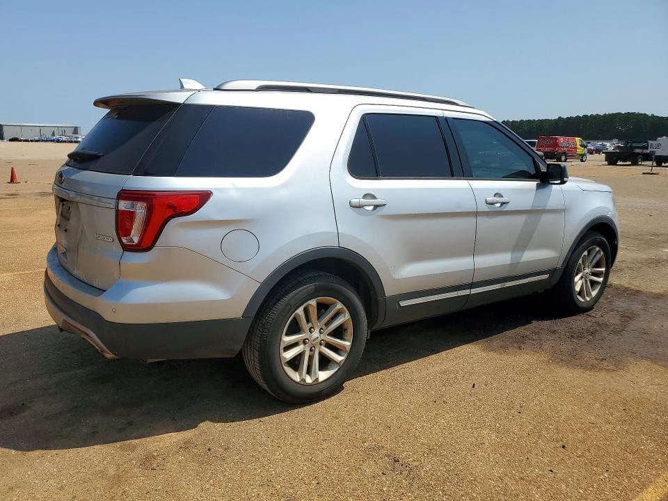 2017 FORD EXPLORER XLT 3